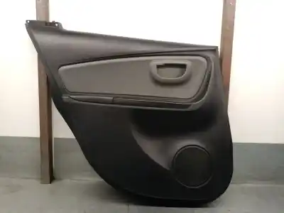 Автозапчасти б/у обивка задней левой двери за TOYOTA YARIS (_P13_) 1.5 HYBRID (NHP130_) ссылки OEM IAM 676400DE0026  676400DE0026
