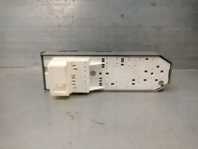 Автозапчасти б/у выключатель левого переднего окна за toyota yaris (_p13_) 1.5 hybrid (nhp130_) ссылки oem iam 192835  848200d260