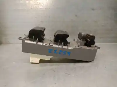 Pièce détachée automobile d'occasion commande de lève vitre avant gauche pour toyota yaris (_p13_) 1.5 hybrid (nhp130_) références oem iam 192835  848200d260