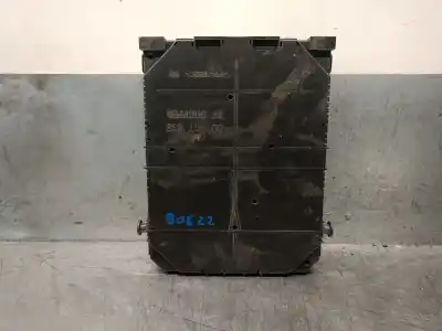 Second-hand car spare part fuse box unit for citroen jumpy furgón (v_) 2.0 bluehdi 120 oem iam references 983079058000  983079058000