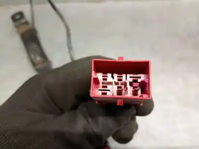 Автозапчасти б/у крюк для пояса за skoda fabia ii combi (545) 1.9 tdi ссылки oem iam 5j0858471c  5j0858471c