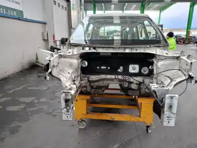 Автозапчасти б/у заднее правое крыло (обрезано) за ssangyong xlv suv e-xgi 160 ссылки oem iam 173910  