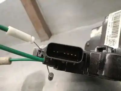 Автозапчастина б/у замок передніх дверей лівий для ssangyong xlv suv e-xgi 160 посилання на oem iam 7121035020  