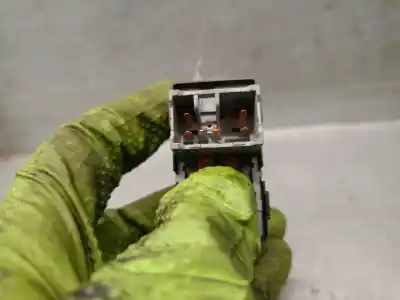 Автозапчастина б/у передній правий віконний вимикач для ssangyong xlv suv e-xgi 160 посилання на oem iam 8585035000  