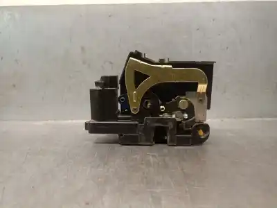 Second-hand car spare part left front door lock for ssangyong actyon sports i (qj) 2.0 xdi oem iam references 7121009023  7121009023