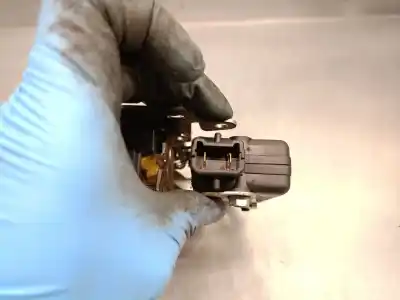 Second-hand car spare part rear left door lock for dacia sandero 1.2 16v oem iam references 8200735248  8200735248