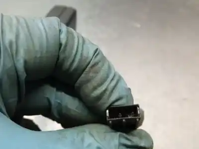 Peça sobressalente para automóvel em segunda mão pré-tensor de airbag dianteiro direito por bmw 5 (e60) 525 i referências oem iam 72117210888  