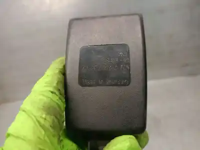 Автозапчасти б/у крюк для пояса за porsche cayenne (9pa) 3.2 ссылки oem iam 7l0857777c  7l0857777cpne