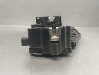 Second-hand car spare part fuse box unit for volvo v40 fastback (525) d2 oem iam references 30659192 e05769300 