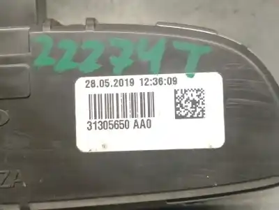 Second-hand car spare part interior light for volvo v40 fastback (525) d2 oem iam references 31305650  31305650