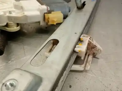 Second-hand car spare part passenger side right window regulator for jeep compass (mk49) 2.2 crd 4x4 oem iam references 68002896aa  68002896aa