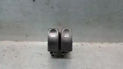 Pièce détachée automobile d'occasion COMMANDE DE LÈVE VITRE AVANT GAUCHE pour RENAULT CLIO III (BR0/1, CR0/1)  Références OEM IAM 8200214943  8200214943