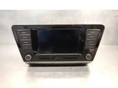 Peça sobressalente para automóvel em segunda mão sistema de áudio / rádio cd por skoda superb iii (3v3) 2.0 tdi referências oem iam 3v0035871c