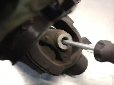 Pièce détachée automobile d'occasion support moteur gauche pour toyota rav 4 iii (_a3_) 2.2 d 4wd (ala30_) références oem iam 1237226010  1237226010