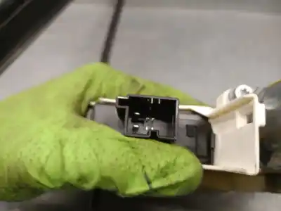 Автозапчасти б/у регулятор стекла переднего правого за audi q7 (4lb) 3.0 tdi quattro ссылки oem iam 4l0959802b  