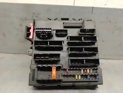 Pezzo di ricambio per auto di seconda mano scatola relè/fusibili per opel vectra c ranchera familiar (z02) 1.9 cdti (f35) riferimenti oem iam 13170893  