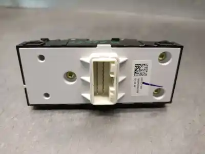 Peça sobressalente para automóvel em segunda mão botão / interruptor elevador vidro dianteiro esquerdo por kia xceed (cd) 1.6 crdi 115 referências oem iam 93570j7000  93570j7000