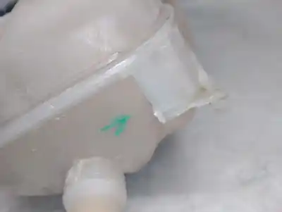 Автозапчасти б/у расширительный депозит за mercedes-benz gla (h247) gla 200 d 4-matic (247.713) ссылки oem iam a2475000049  a2475000049