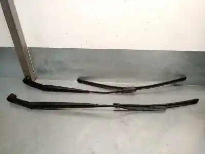 Автозапчастина б/у передній правий річок склоочисника для HYUNDAI I20 III (BC3, BI3) 1.0 T-GDI Посилання на OEM IAM 98310Q0000  98311Q0000