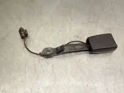 Pièce détachée automobile d'occasion boucle de ceinture de sécurité pour renault clio iii (br0/1, cr0/1) 1.5 dci (c/br0g, c/br1g) références oem iam 8200684040