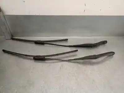 Автозапчастина б/у передній правий річок склоочисника для DACIA DUSTER (HM_) 1.6 SCE 115 (HMM1) Посилання на OEM IAM 288818126R  288814104R