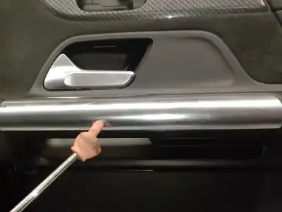 Автозапчасти б/у обивка левой передней двери за mercedes-benz gla (h247) gla 200 d 4-matic (247.713) ссылки oem iam a2477204101  a2477203306