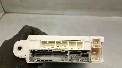 Second-hand car spare part fuse box unit for lexus is ii (_e2_) 220d (ale20) oem iam references 8273353040  8273353040