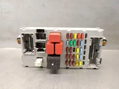 Peça sobressalente para automóvel em segunda mão caixa de fusíveis e relés por lancia musa (350_) 1.4 (350.axf1a) referências oem iam 51799306