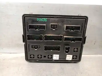 Second-hand car spare part fuse box unit for ssangyong rodius ii 2.0 xdi oem iam references 8235021050  8235021050