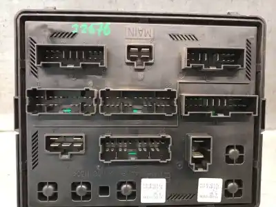 Second-hand car spare part fuse box unit for ssangyong rodius ii 2.0 xdi oem iam references 8235021050  8235021050