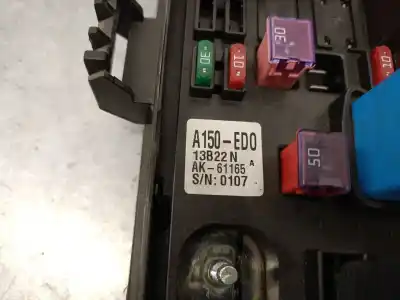 Second-hand car spare part fuse box unit for ssangyong rodius ii 2.0 xdi oem iam references 8235021050  8235021050