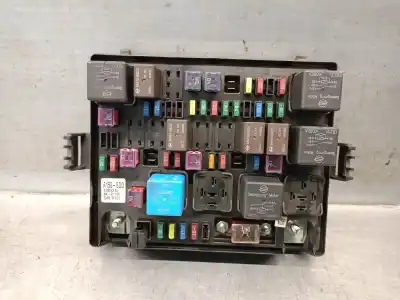 Peça sobressalente para automóvel em segunda mão caixa de fusíveis e relés por ssangyong rodius ii 2.0 xdi referências oem iam 8235021050