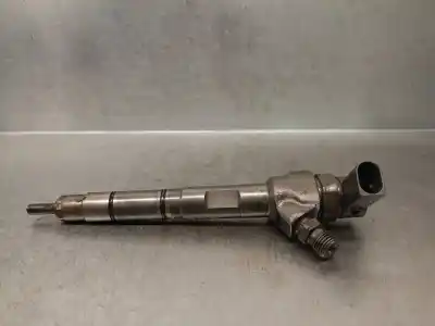 Pezzo di ricambio per auto di seconda mano INIETTORE per VOLKSWAGEN CRAFTER  Riferimenti OEM IAM 03L130277Q 0445110647 BOSCH 