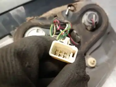 Автозапчастина б/у правий ліхтар для toyota prius (nhw30) executive посилання на oem iam 8155147122  8155147122