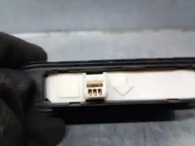 Автозапчастина б/у зовнішня ручка ворот для toyota prius (nhw30) executive посилання на oem iam 8484028040  8484028040