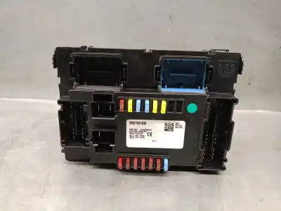 Peça sobressalente para automóvel em segunda mão caixa de fusíveis e relés por fiat 500e (332_) elektro 3+1 (fa1) referências oem iam 00521931830