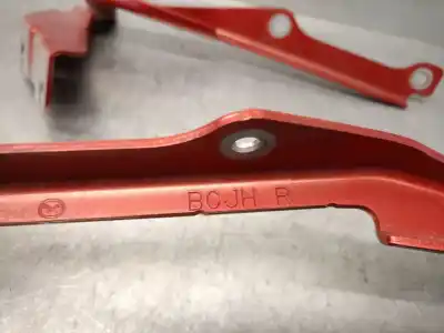 Автозапчастина б/у петля капота для mazda 3 fastback (bp) 2.0 skyactiv-g m hybrid посилання на oem iam   