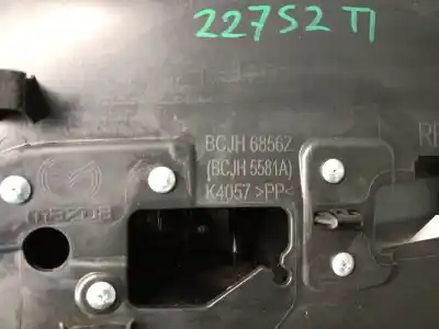 Автозапчастина б/у обкітка задніх лівіх дверей для mazda 3 fastback (bp) 2.0 skyactiv-g m hybrid посилання на oem iam bcjh6856z  