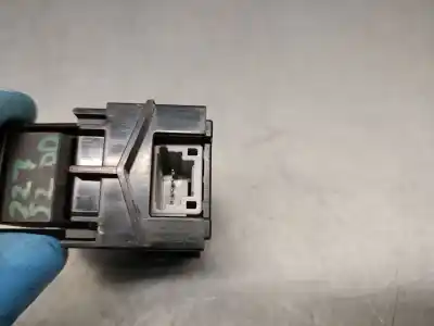 Second-hand car spare part right front power window switch for mazda 3 fastback (bp) 2.0 skyactiv-g m hybrid oem iam references bdgf66370  