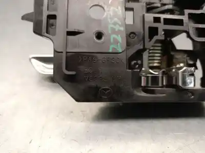 Автозапчасти б/у левая задняя внутренняя ручка за mazda 3 fastback (bp) 2.0 skyactiv-g m hybrid ссылки oem iam bcjhv8393  