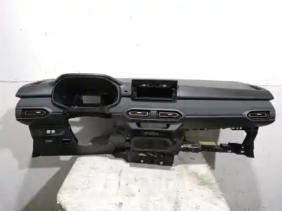 Tweedehands auto-onderdeel Dashboard voor DACIA SANDERO III 1.0 TCE 90 OEM IAM-referenties 681004609R  681004609R