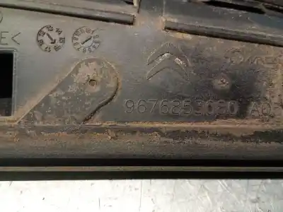 Pezzo di ricambio per auto di seconda mano modanatura posteriore per citroen c4 picasso ii 1.6 bluehdi 120 riferimenti oem iam 9676853080  96768530xk