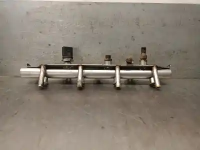 Pièce détachée automobile d'occasion RAMPE D'INJECTEUR pour AUDI A3 (8P1)  Références OEM IAM 06F133317L  06F133317L