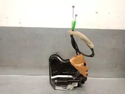 Автозапчастина б/у замок передній праві двері для suzuki swift v (az) 1.2 hybrid (mild hybrid) (a2l412) посилання на oem iam 8221062r55