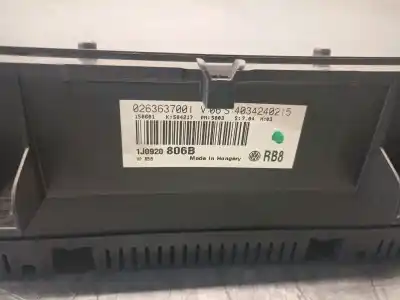Recambio de automóvil de segunda mano de CUADRO INSTRUMENTOS para VOLKSWAGEN GOLF IV (1J1)  referencias OEM IAM 1J0920806B 0263637001 