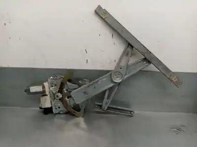 Recambio de automóvil de segunda mano de ELEVALUNAS DELANTERO IZQUIERDO para TOYOTA COROLLA (_E12_) 1.4 D (NDE120_) referencias OEM IAM 6982002130  