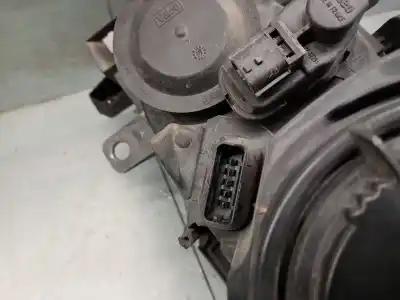 Second-hand car spare part right headlight for renault megane ii (bm0/1_, cm0/1_) 1.6 16v oem iam references 8200412742e  7701063220