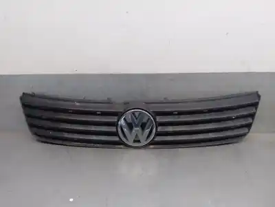 Автозапчастина б/у передня решіта для VW PASSAT B5 (3B2) 1.9 TDI Посилання на OEM IAM 3B0853653C  3B0853653F
