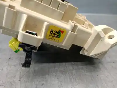 Second-hand car spare part fuse box unit for toyota corolla compact (_e11_) 1.4 (zze111_) oem iam references 8261215993  