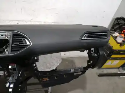 Second-hand car spare part dashboard for peugeot 308 sw ii (lc_, lj_, lr_, lx_, l4_) 2.0 bluehdi 150 oem iam references 16108046zd  16108046zd